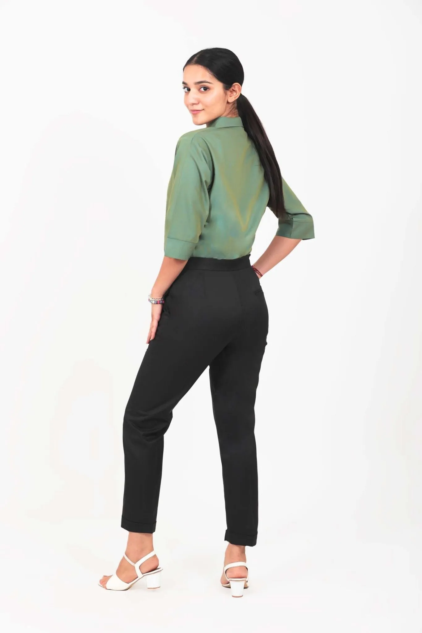 Bluebird Women Black Solid Casual Trouser