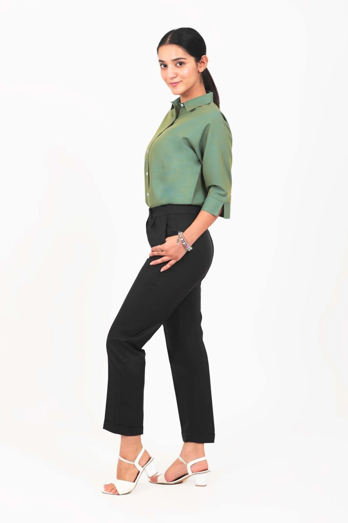 Bluebird Women Black Solid Casual Trouser