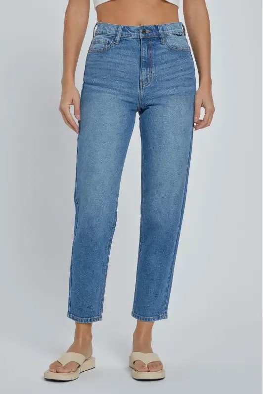 High Rise Mom Jean Ankle Length – A Modern Take on a Classic Favorite