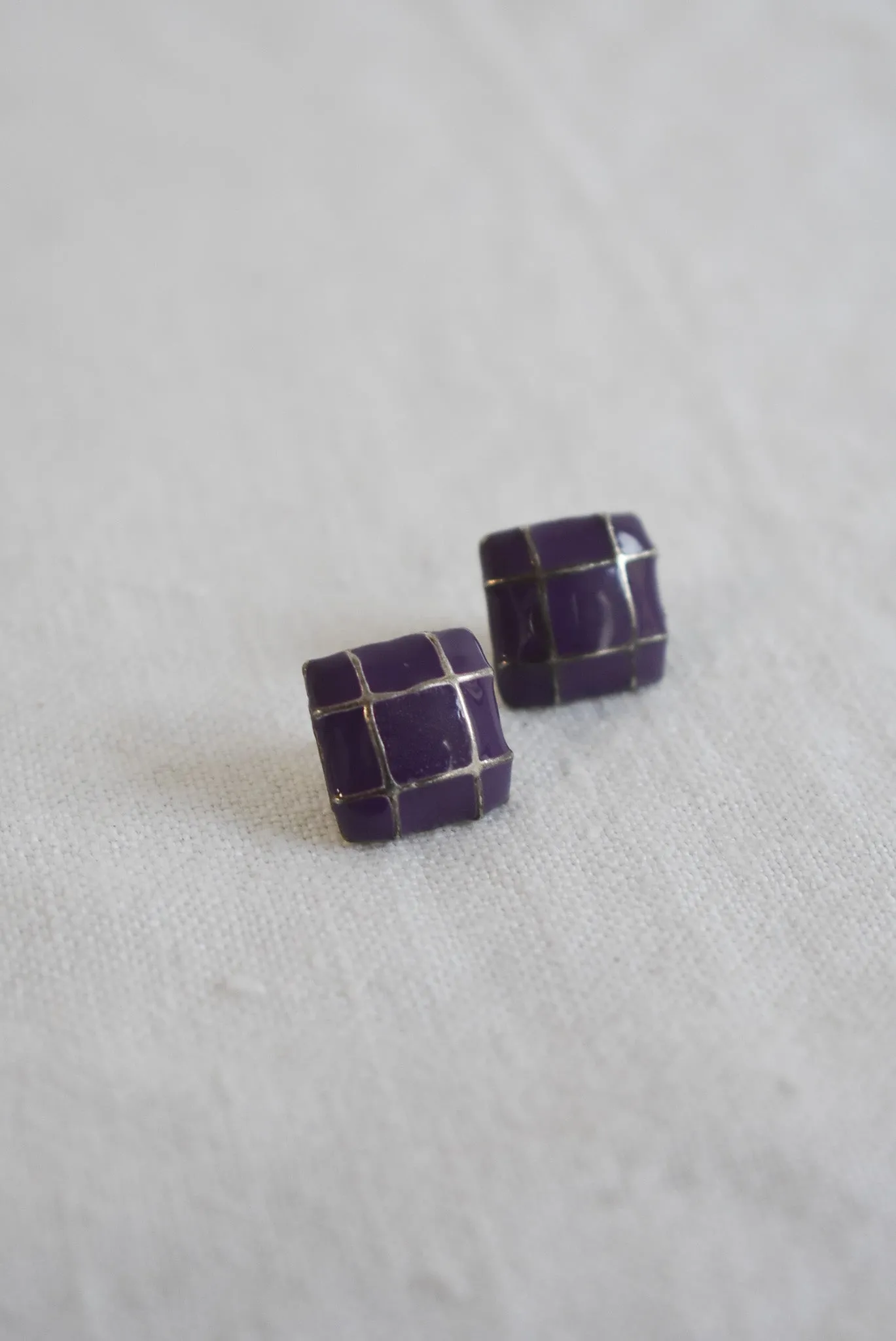 Retro glossy purple studs