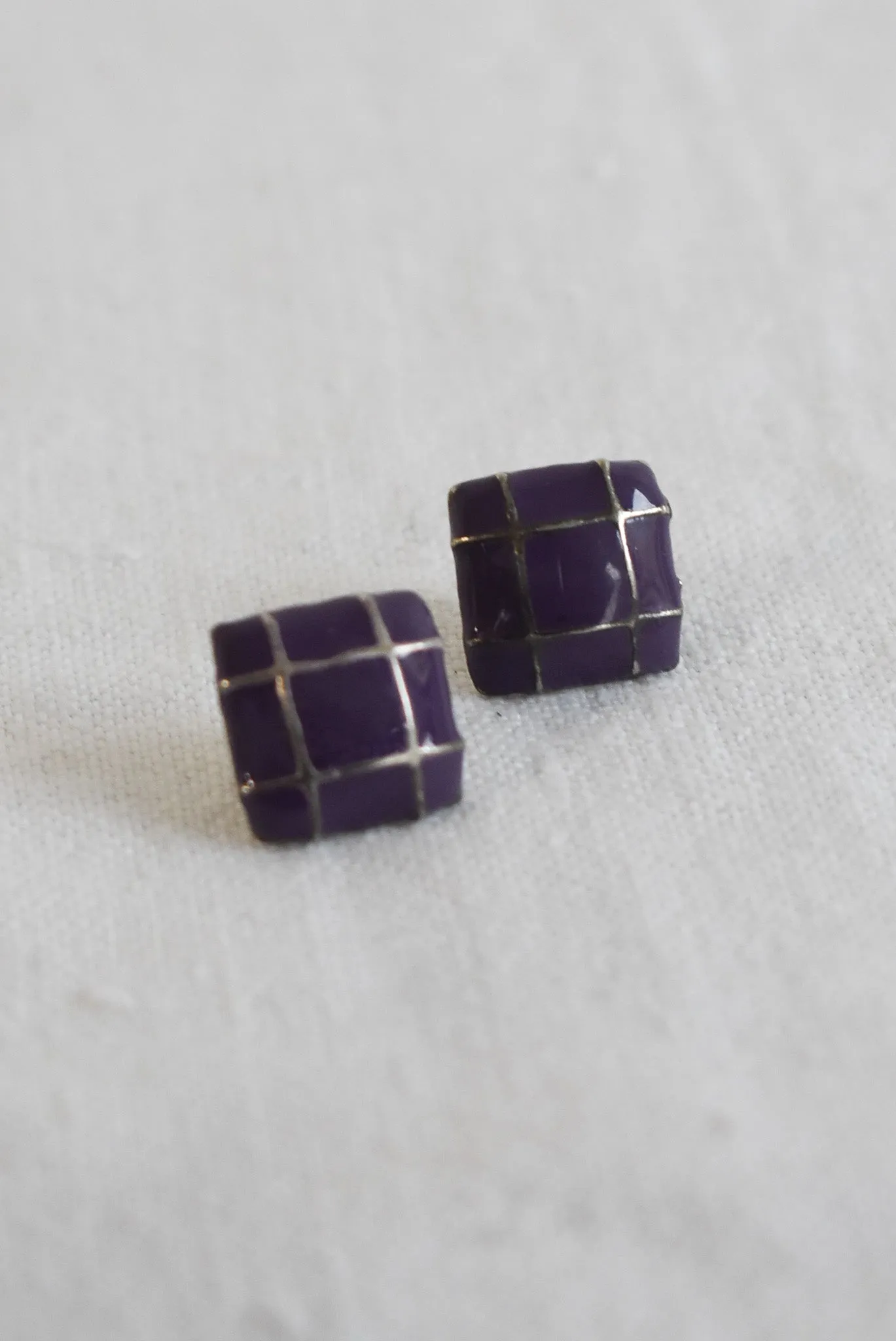 Retro glossy purple studs